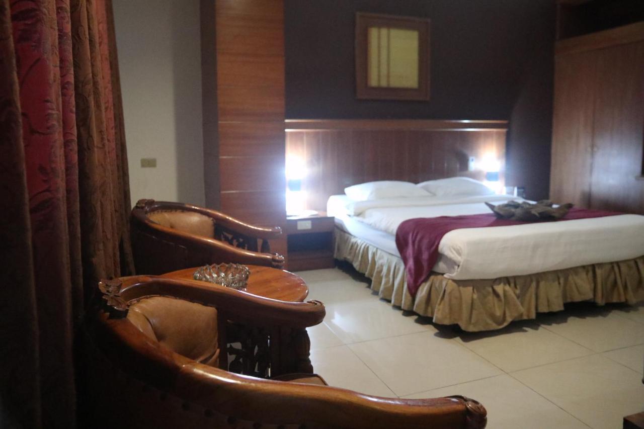 Garuda Hotel Pontianak Exterior foto