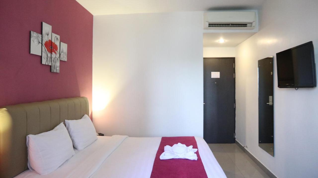 Garuda Hotel Pontianak Exterior foto