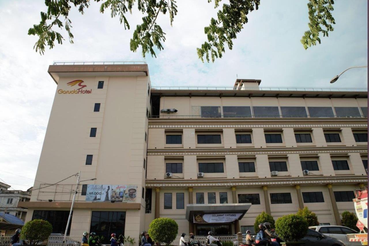 Garuda Hotel Pontianak Exterior foto