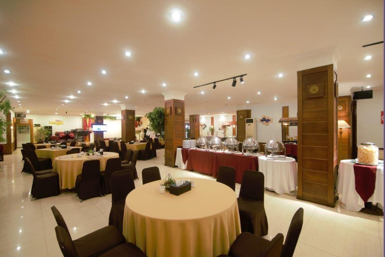 Garuda Hotel Pontianak Exterior foto